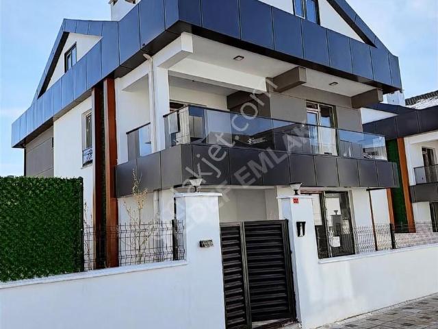 Hedef Emlaktan Eğriköprüde Lüx Villa