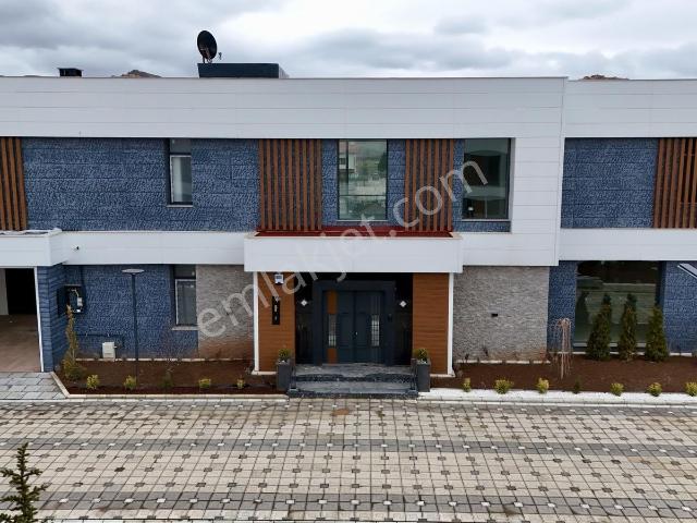 Hedef Emlaktan Kardeşlerde Yüzme Havuzlu Ultra Lüx Kiralık Villa
