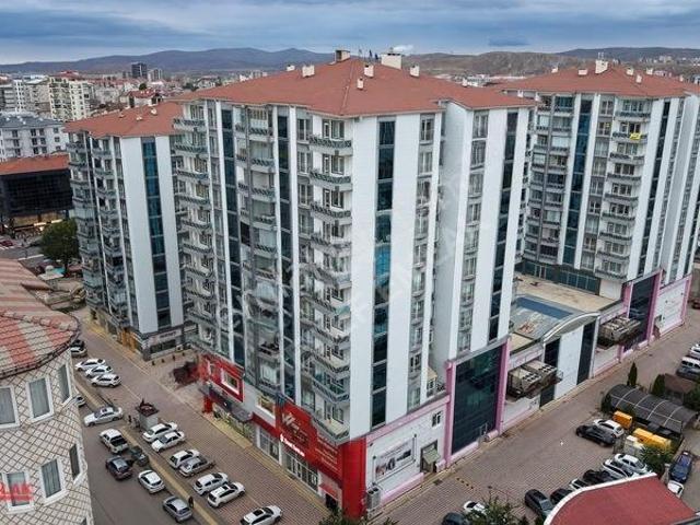 Hedef Emlak'tan Kule Evlerde Satılık 4+1 Lüx Geniş Daire