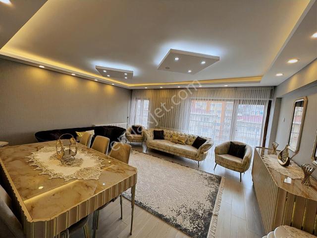Hedef Emlak'tan Mevlana Caddesinde Masrafsız 4+1 Satılık Daire