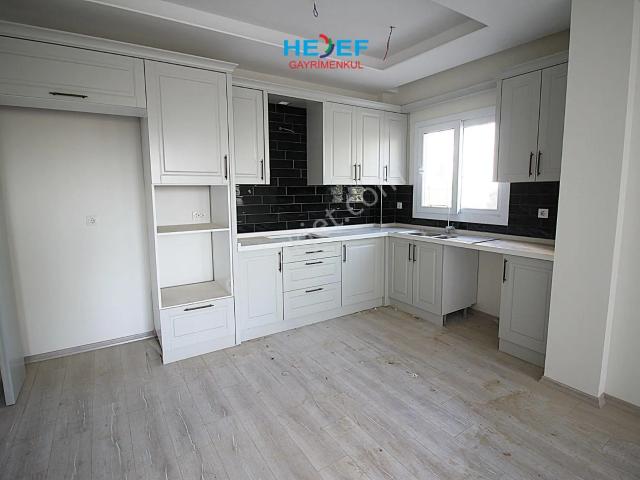 Hedef'ten Akeniz Mah'de Site İçerisinde Havuzlu 4+1 Daire