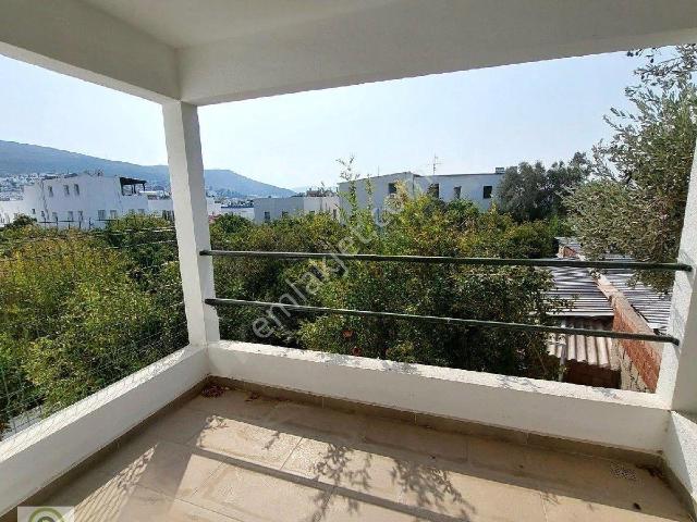 Hedef'ten Bodrum Merkezde Kiralık Tertemiz 1+1 Daire