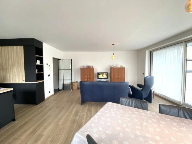 Hedendaags appartement met 2 grote terrassen op centrale ligging!