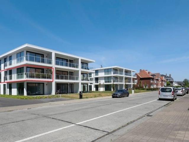 Hedendaags 2 slaapkamerappartement met zonnig terras en 2 ca