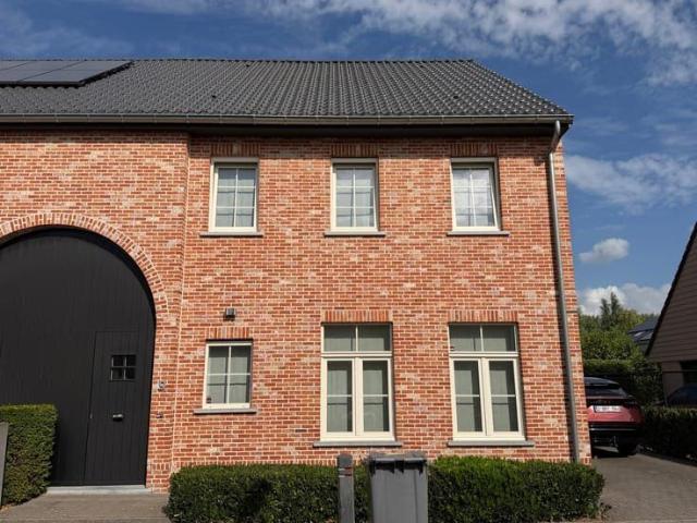 Hedendaagse lichtrijke gezinswoning in Temse