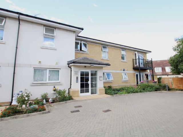 Hedera Place, Hounslow TW4, 2 bed flat to rent, £1,850 pcm | PrimeLocation