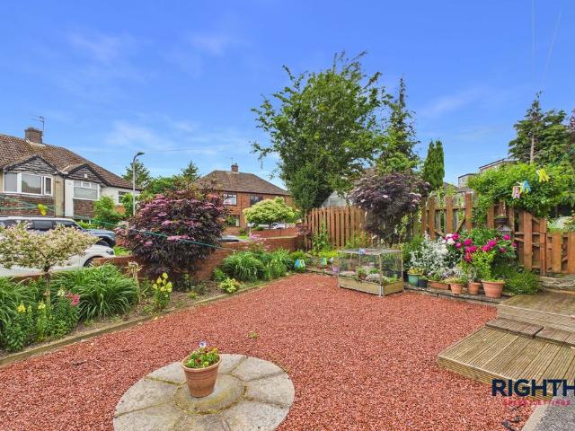 Hedge Way, Bradford BD8, 3 bed semi detached house to rent, £1,250 pcm | PrimeLocation