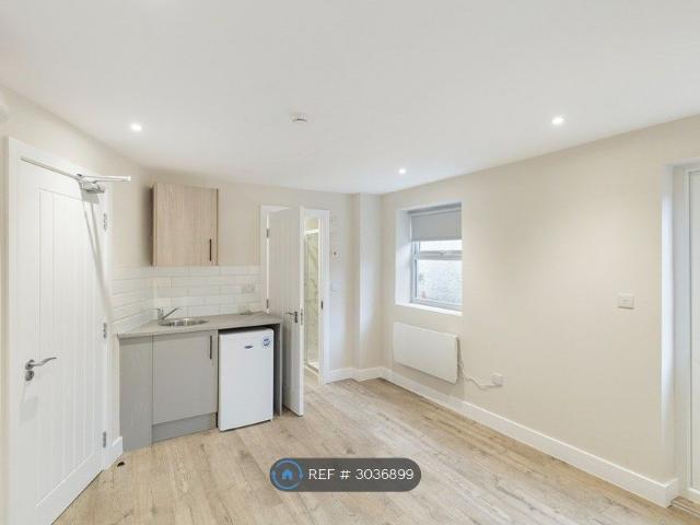 Hedge Place Road, Greenhithe DA9, Studio to rent, £845 pcm | PrimeLocation