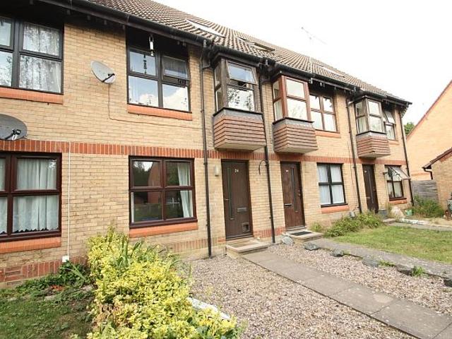 Hedgerley Court, Woking GU21, 1 bed flat to rent, £1,050 pcm | PrimeLocation