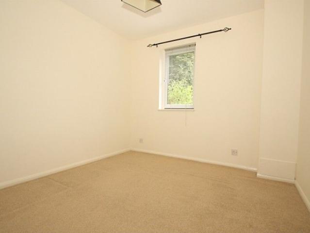 Hedgerley Court, Woking