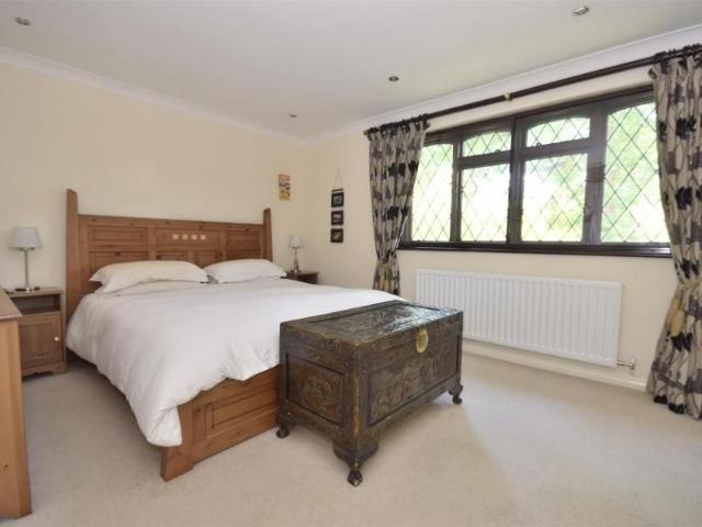 Hedingham Close, Horley, Surrey, RH6