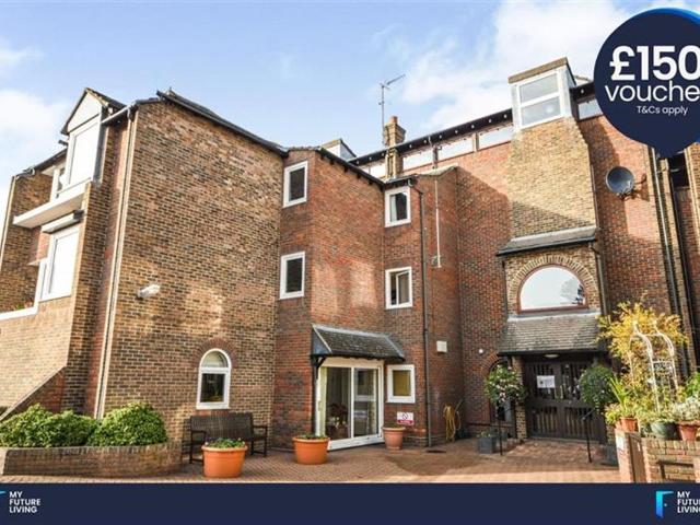 Hedingham Place, Sible Hedingham CO9, 1 bed flat to rent, £900 pcm | PrimeLocation