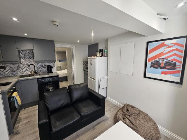Hedley Street, Maidstone, ME14 1 bed flat to rent £1,250 pcm £288 pw