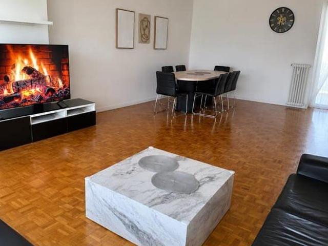 Heel mooi en ruim appartement te huur, gelegen op een goede
