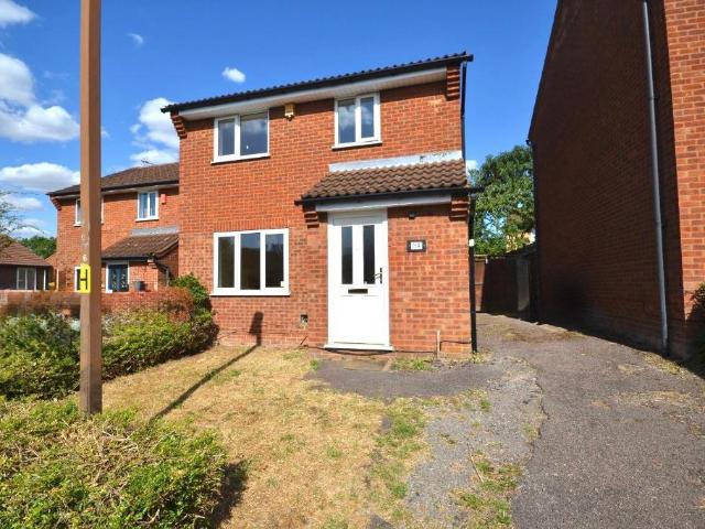 Heelands, Milton Keynes MK13 3 bed detached house to rent £1,495 pcm £345 pw