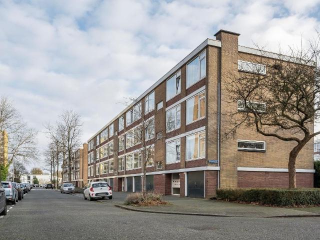 Heerlijk ruim instap 4 kamer hoekappartement 69m2