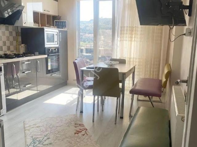 Hega İnvest Geniş 3+1 asansör Arakat E. Banyolu, Şehirmanzaralı
