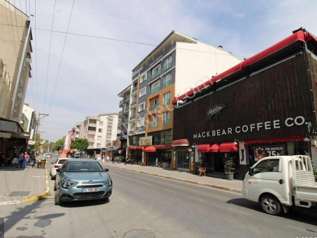 Hega İnvest Nef Yakını Soma Cd. Üzeri Arakat Asansörlü 1+1