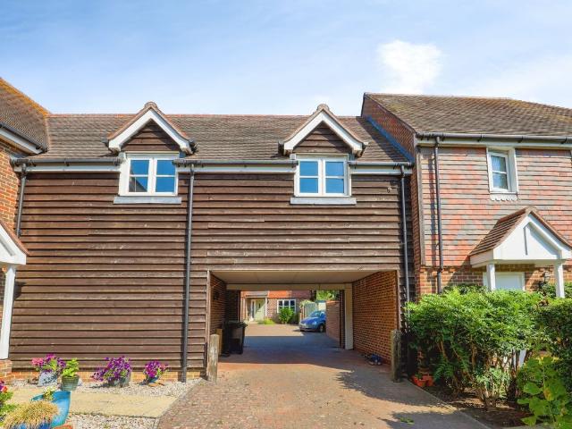 Hegarty Court, Snodland ME6, 1 bed maisonette to rent, £1,050 pcm | PrimeLocation