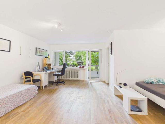 HEGERICH: Vermietete 1,5 Zimmer Erdgeschosswohnung mit Balkon in München Bogenhausen!