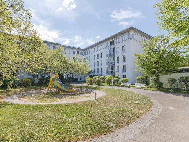 HEGERICH: Vermietete 2 Zimmer Wohnung mit Blick ins Grüne in gefragter Lage am Olympiapark