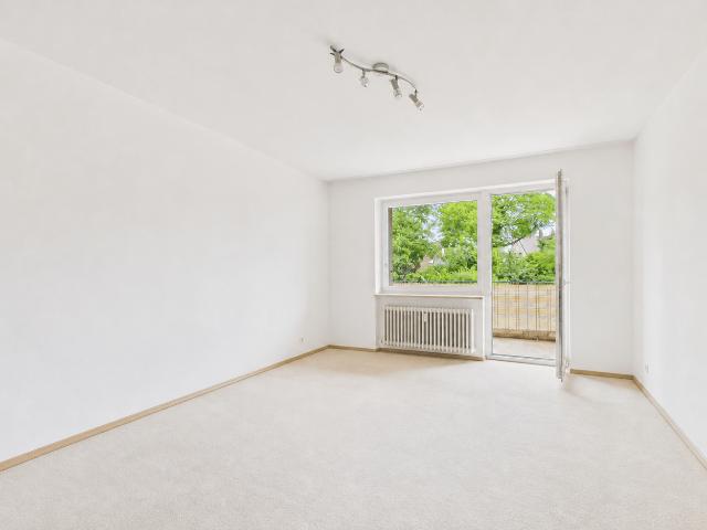HEGERICH: Vermietete 2 Zimmer Wohnung mit Südost Loggia und TG Stellplatz in Hadern München