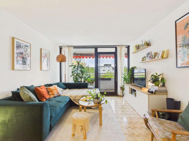 HEGERICH: Vermietete 3 Zimmer Etagenwohnung mit sonnigem Südbalkon & Schwimmbad in Sendling Westpark