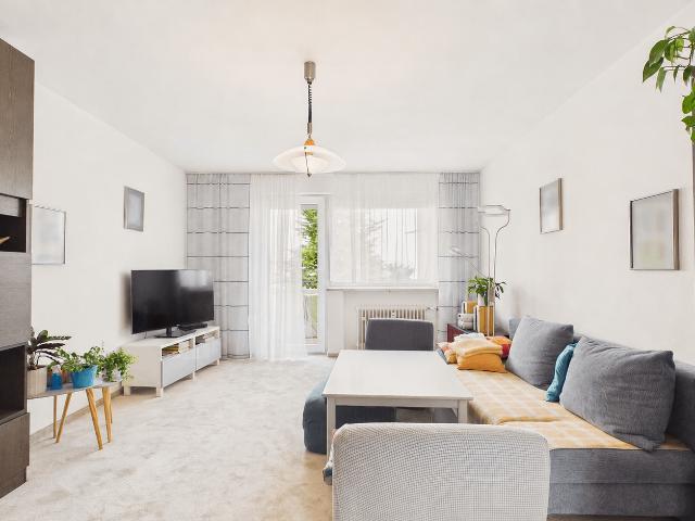 HEGERICH: Vermietete 3 Zimmer Hochparterrewohnung mit Westbalkon in München Trudering Riem!