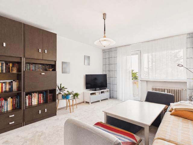 HEGERICH: Vermietete 3 Zimmer Hochparterrewohnung mit Westbalkon in München Trudering Riem!