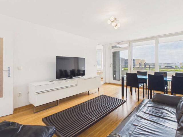 HEGERICH: Attraktive 3 Zimmer Etagenwohnung mit Balkon & 2 TG Stellplätzen in Ramersdorf Perlach