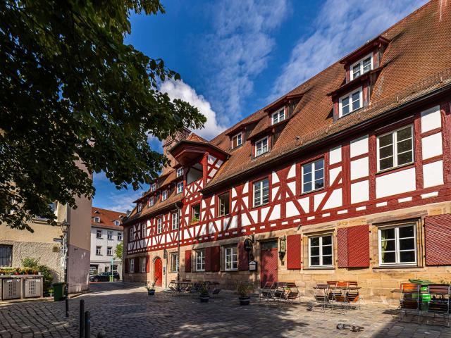 HEGERICH: Charmante Denkmalgeschützte Fachwerkwohnung mit besonderem Charakter in der Altstadt Fürth