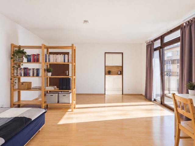 HEGERICH: Helle 1 Zimmer Wohnung mit Westbalkon – vermietet in München Obergiesing Fasangarten!