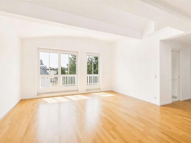 HEGERICH: Stilvolle 2,5 Zimmer Dachgeschosswohnung mit Galeriepotenzial in München Waldtrudering!