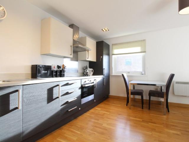 Heia Wharf, Hawkins Road, Hythe CO2, 2 bed flat to rent, £1,400 pcm | PrimeLocation