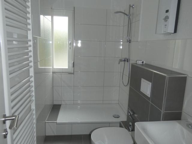 Heimaterde! 2 Zimmer Wohnküche modernes Duschbad eigener Garten!