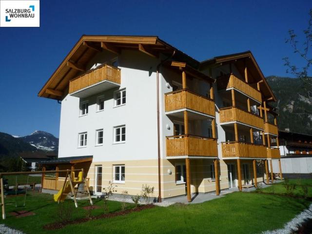HEIMELIG IN ST. MARTIN BEI LOFER! Gemütliche, geförderte 3 Zimmerwohnung mit 2 Balkone und Carportplatz! Hohe Wohnbeihilfe möglich