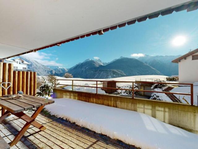 Heimelige 2.5 Zimmer Wohnung mit Ausblick