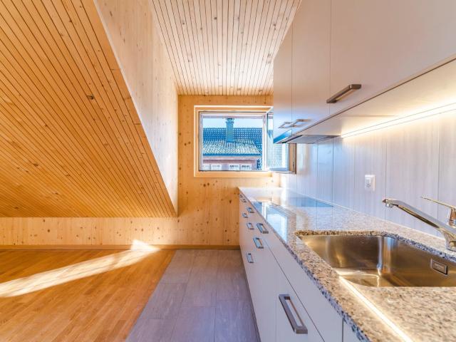 Heimelige 2.5 Zimmer Dachgeschosswohnung zu vermieten