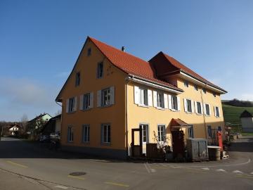 Heimelige Wohnung im Herzen von Hofen SH