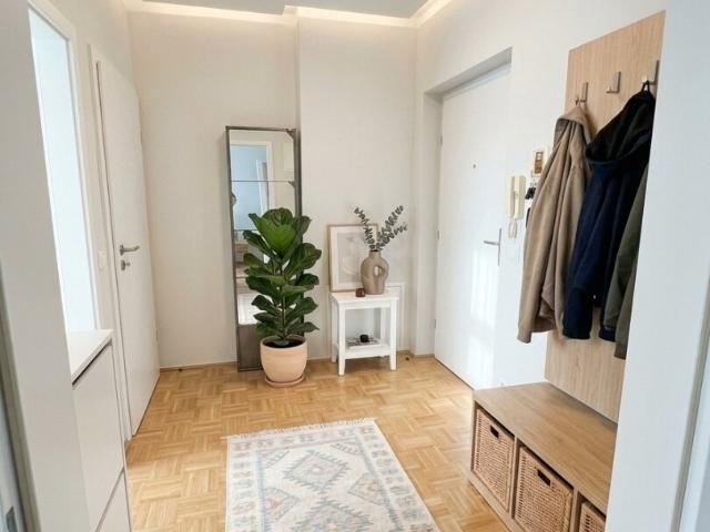 heimkommen, abschalten, entspannen! herrliche 2 zimmer wohnung mit loggia lädt zum relaxen ein! top infrastruktur!