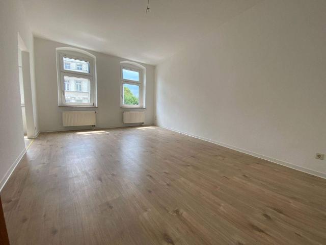 Heimkommen und WohlfÃ¼hlen Modernes Laminat GÃ¤ste WC 2. OG Balkon
