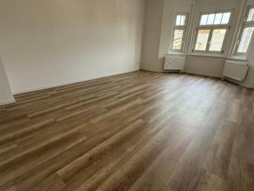 Heimkommen und Wohlfühlen* neu saniert* im Dachgeschoss !