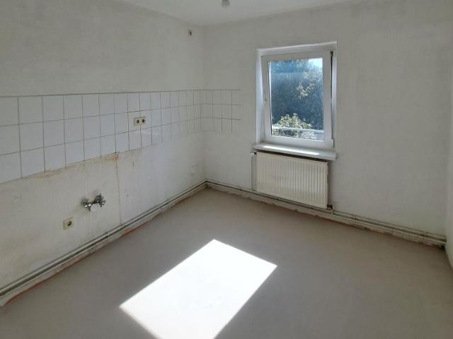Heimwerker aufgepasst: 3 Zimmer Dachgeschosswohnung mit Gestaltungspotenzial zu vermieten!