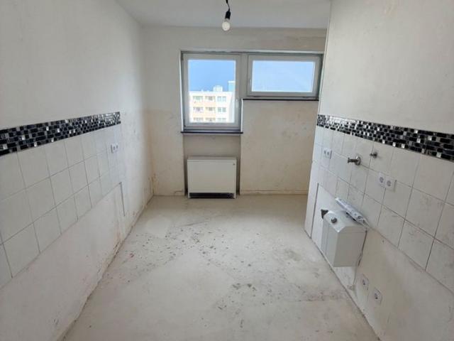 Heimwerker aufgepasst 3 Zimmer Wohnung in Staaken ab sofort!
