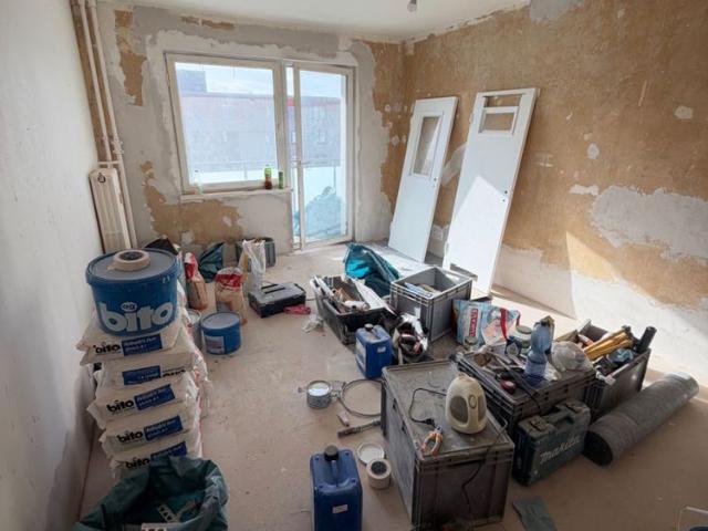 Heimwerker aufgepasst 4 Zimmer mit zwei Balkonen! Ab sofort