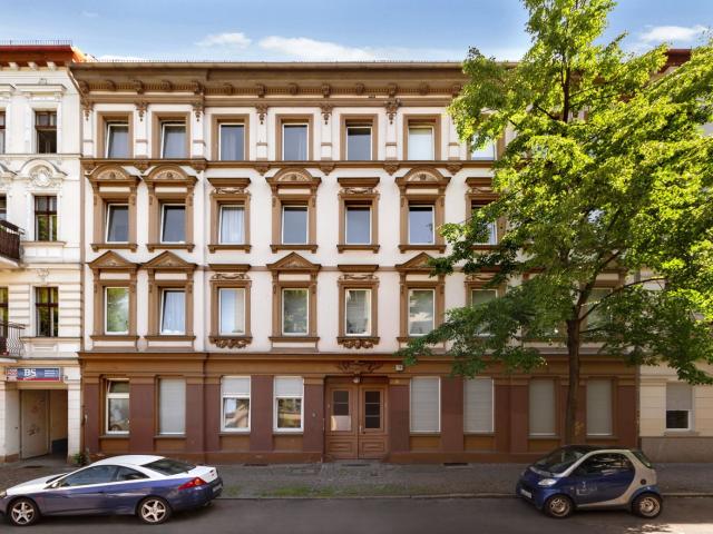 Heimwerker aufgepasst: 5 Zimmer Wohnung in Neukölln sucht neue Mieter!