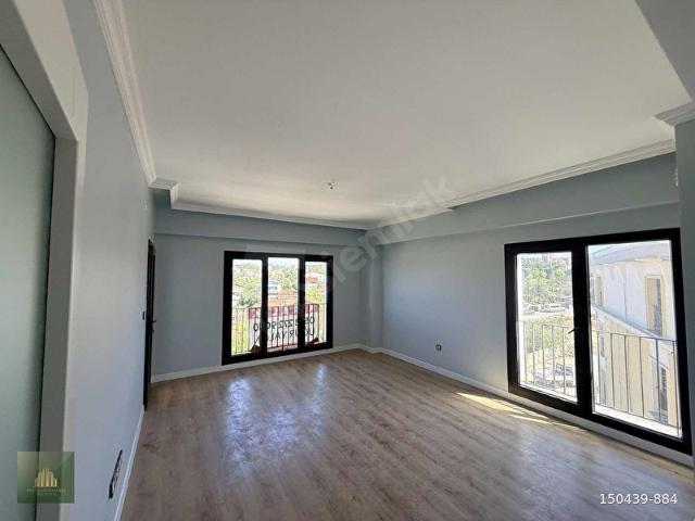 HEKİMBAŞI EVLERİNDE KİRALIK 3+1 KÖŞE DAİRE ÖNÜ AÇIK ÇİFT CEPHE