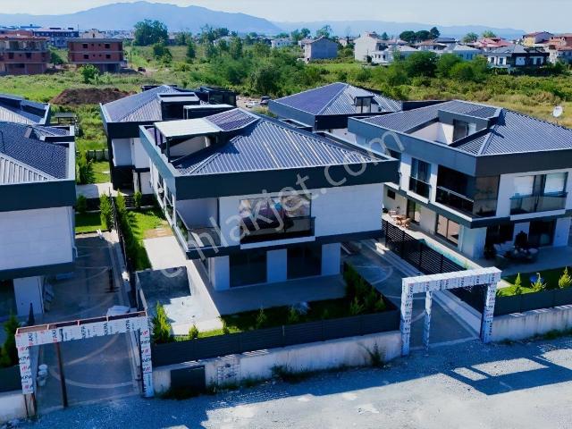 Hekimoğlu'ndan Turnasuyunda Lüx Müstakil Havuzlu Triplex Villa
