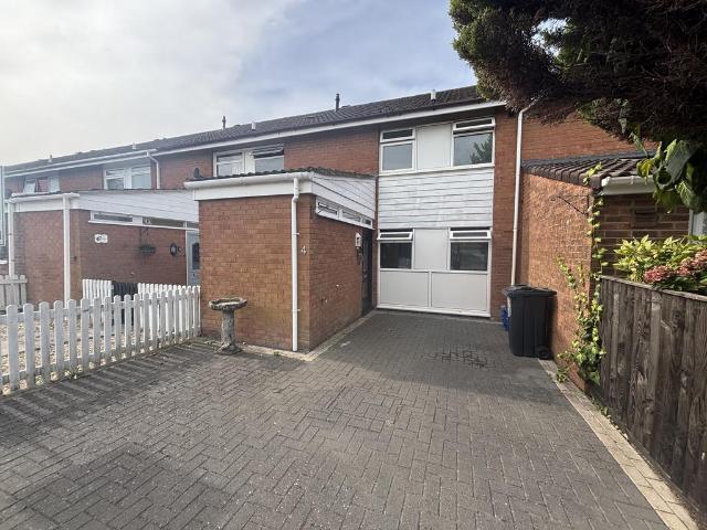 Helyar Close, Glastonbury, Somerset 3 bed house to rent £1,295 pcm £299 pw