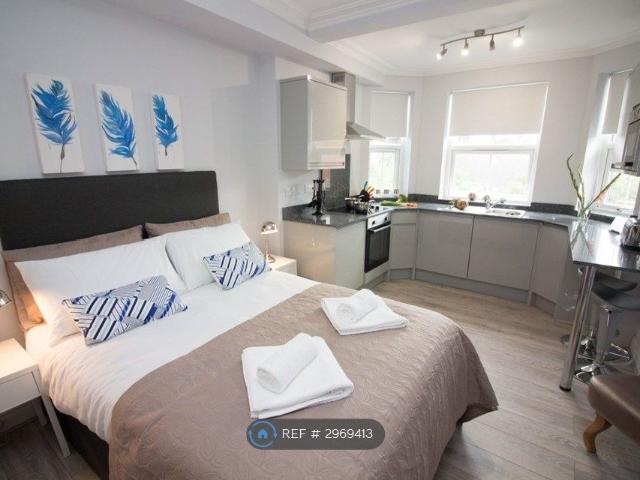 Helena House, Reading RG1, Studio to rent, £950 pcm | PrimeLocation